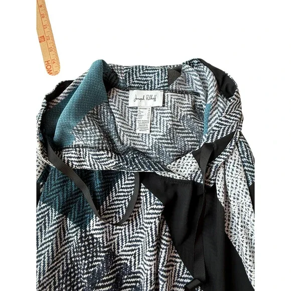 Joseph Ribkoff pancho top size 12 - Picture 3 of 5